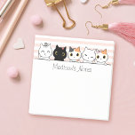 Post-it® Cute Cats Personnalisé<br><div class="desc">Personnalisez facilement ce bloc-notes Post-it avec votre nom et votre titre personnalisés. Le design comprend une bande de chatons de dessin animé à la main.</div>