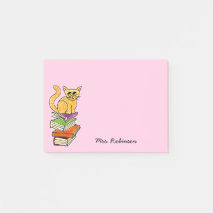 Post-it® Cute Chat sur la pile de livres Nom de l'enseignan