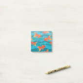 Post-it® Cute Motif de natation Goldfish & Water (Sur un bureau)