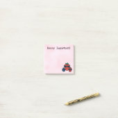 Post-it® Cute Sticky Notes | Berry Important Post-Its (Sur un bureau)