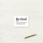 Post-it® Définition Retraitée Funny Retirement Exausse Pun (Sur un bureau)