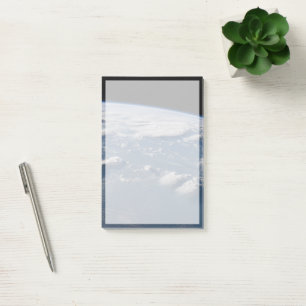 Post-it® Des Tonneaux De Tonnerre De Terre Sur Le Sud De Bo
