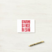 Post-it® Design cool de triathlon (Sur un bureau)