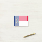 Post-it® Design du drapeau de l'État de Caroline du Nord (Sur un bureau)