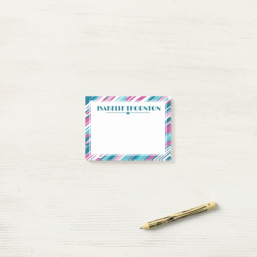 Post-it® Diagonal Turquoise & Purple Stripes Nom (Sur un bureau)