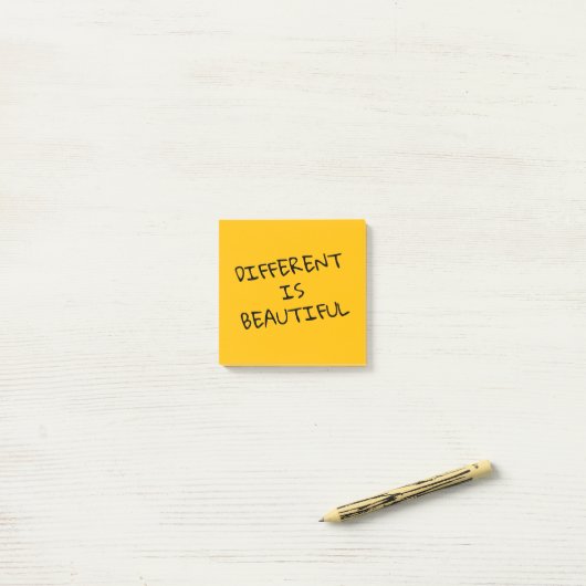 Post-it® Différent Est Beau Positif Dire (Sur un bureau)