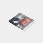 Post-it® Donald Trump salue (Incliné)
