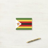 Post-it® drapeau du Zimbabwe (Sur un bureau)