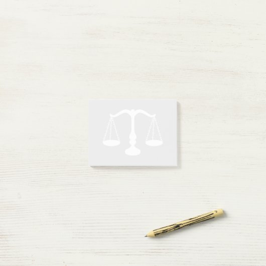 Post-it® Échelle blanche de justice (Sur un bureau)