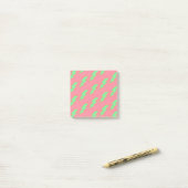 Post-it® Éclair rose et vert Vibrant Retour à l'école (Sur un bureau)