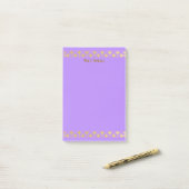 Post-it® Elegant Minimalist Gold Accent Lavender (Sur un bureau)