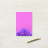 Post-it® Elegant Purple Raspberry Floral (Sur un bureau)