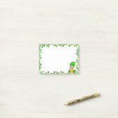 Post-it® Elfe vert mignon et cadre de feuille verte (Sur un bureau)