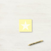 Post-it® Étoile sur fond jaune clair (Sur un bureau)