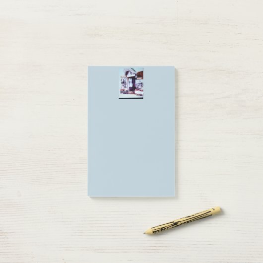 Post-it® Fabriqué à Budapest (Sur un bureau)