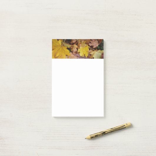 Post-it® Fallen Maple Feuille Jaune Automne Nature (Sur un bureau)