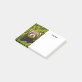 Post-it® Ferret Brown dans l'herbe (Incliné)