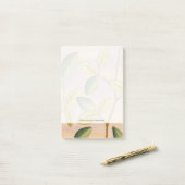 Post-it® Feuilles verts et jaunes sur Arrière - plan couche (Sur un bureau)