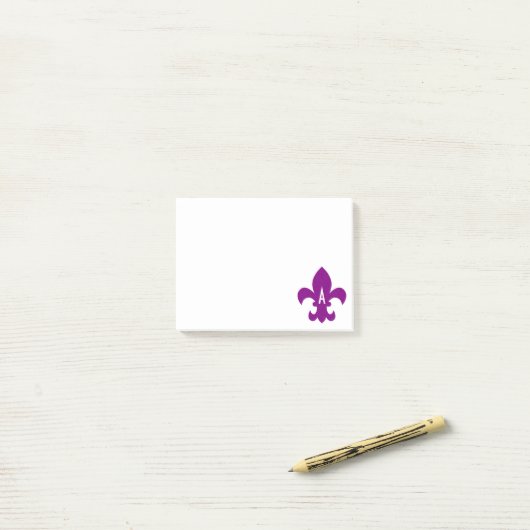 Post-it® Fleur de Lis Monogram violet blanc (Sur un bureau)
