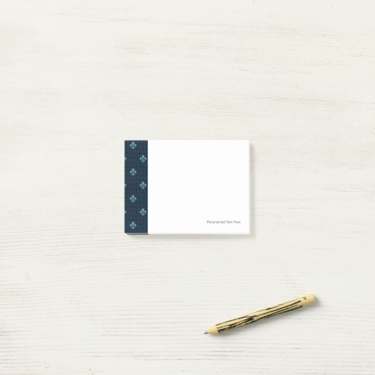 Post-it® Fleur De Lis Pattern (Sur un bureau)
