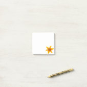 Post-it® Fleur de lys jaune pixelisée (Sur un bureau)