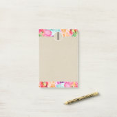 Post-it® Fleurs aquarelles vives Monogramme kraft initial (Sur un bureau)