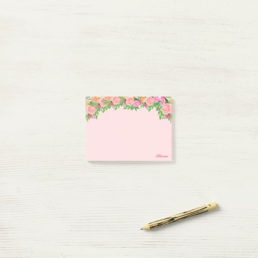 Post-it® Fleurs roses & calligraphie sur rose clair (Sur un bureau)