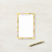 Post-it® Floral gris rose jaune joyeux avec nom (Sur un bureau)