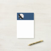 Post-it® Flying raven avec la lune derrière elle (Sur un bureau)