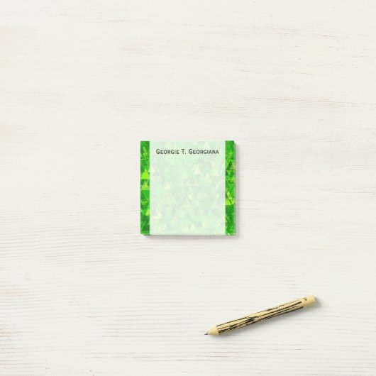 Post-it® "Forêt" de forme triangulaire verte Motif + nom (Sur un bureau)