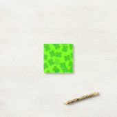 Post-it® Four Leaf Clovers Post it Notes (Sur un bureau)