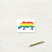 Post-it® Gay-Pride-Rhino (Sur un bureau)