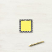 Post-it® Géométrique moderne noir et blanc jaune (Sur un bureau)