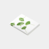 Post-it® Ginkgo Biloba Leaf contre le Arrière - plan blanc (Incliné)