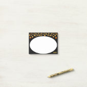 Post-it® Golden Confetti sur Black and White Post_It Notes (Sur un bureau)