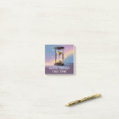 Post-it® Good Things Take Time (Sur un bureau)