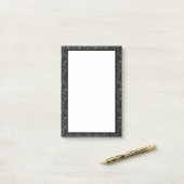 Post-it® Gothic Rose in Black and Gray (Sur un bureau)