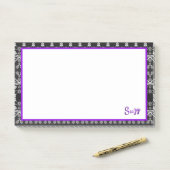 Post-it® Gris noir et pourpre (Sur un bureau)