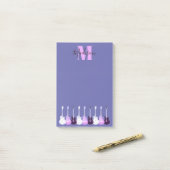 Post-it® Guitare électrique acoustique violet rose monogram (Sur un bureau)