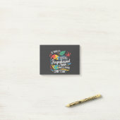 Post-it® Il faut un paraprofessionnel pour entendre ce qu'u (Sur un bureau)