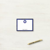 Post-it® Indigo Blue Space Galaxy Mandala Monogramme (Sur un bureau)