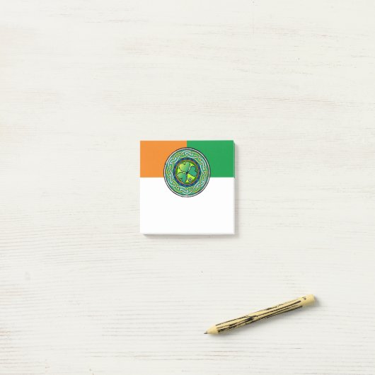 Post-it® Irish shamrock (Sur un bureau)
