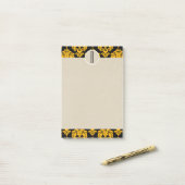 Post-it® Jaune Noir Glam Damassé Kraft Monogramme Initiale (Sur un bureau)