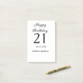 Post-it® Joyeux 21e anniversaire lettre gras nom simple min (Sur un bureau)