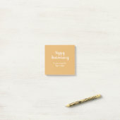 Post-it® Joyeux anniversaire or blanc 10 ans nom date (Sur un bureau)