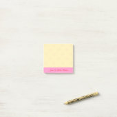Post-it® Just A Little Note Pink Bow Watermark On Yellow (Sur un bureau)