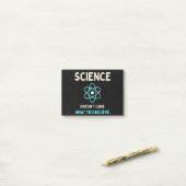 Post-it® la science se fiche de ce que vous croyez (Sur un bureau)