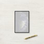 Post-it® La Terre À Son Équinoxe. (Sur un bureau)