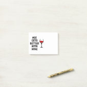 Post-it® L'Âge S'Améliore Avec Le Vin (Sur un bureau)