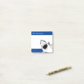 Post-it® L'attaque de requin ajoutent votre nom drôle (Sur un bureau)